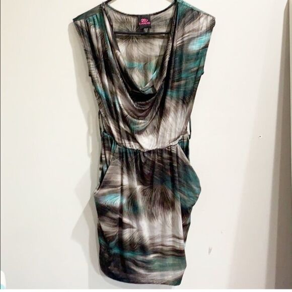 Bebe Dress, Abstract Design Pockets XS - Picture 3 of 5